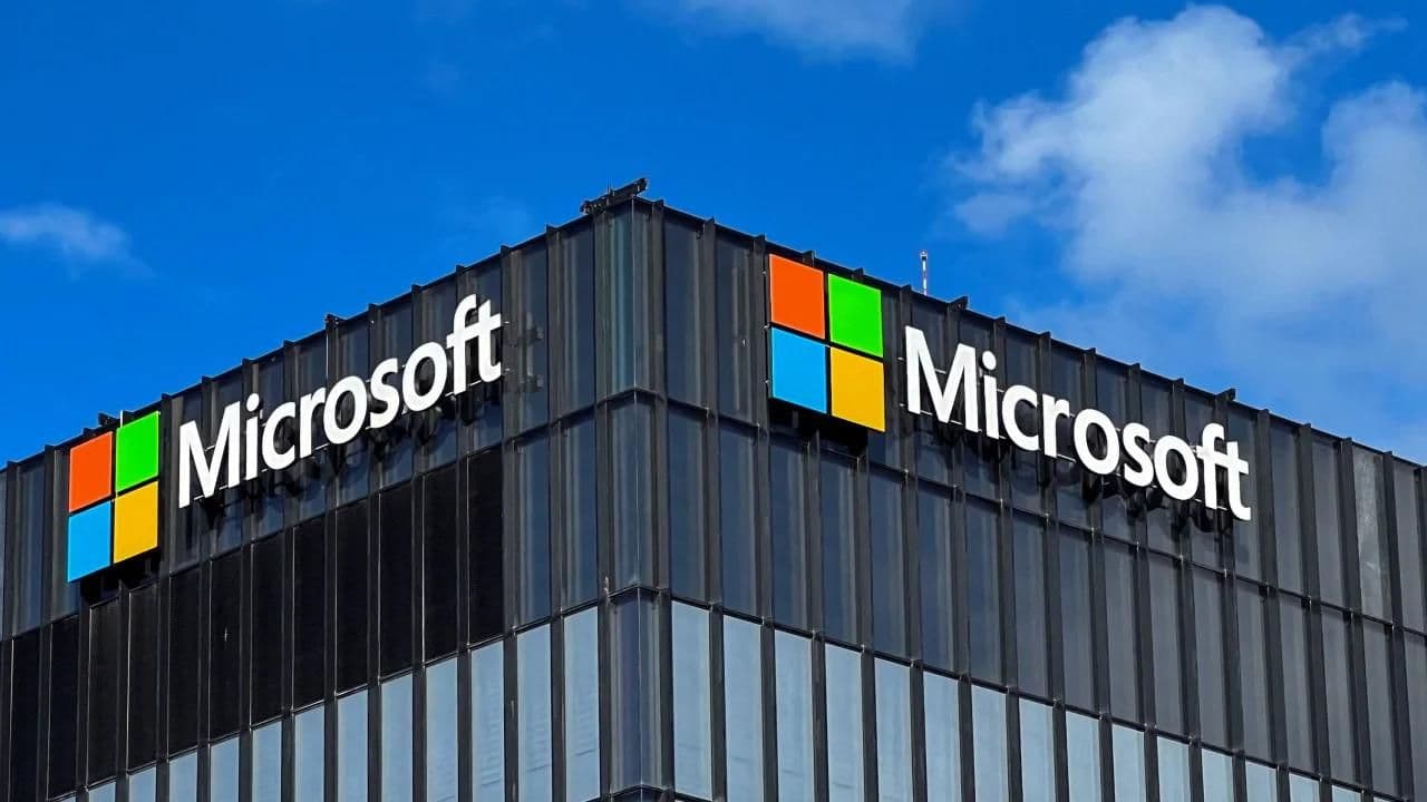 Microsoft, Yapay Zeka ve Bulut Büyümesinden Lider Pay Alacak