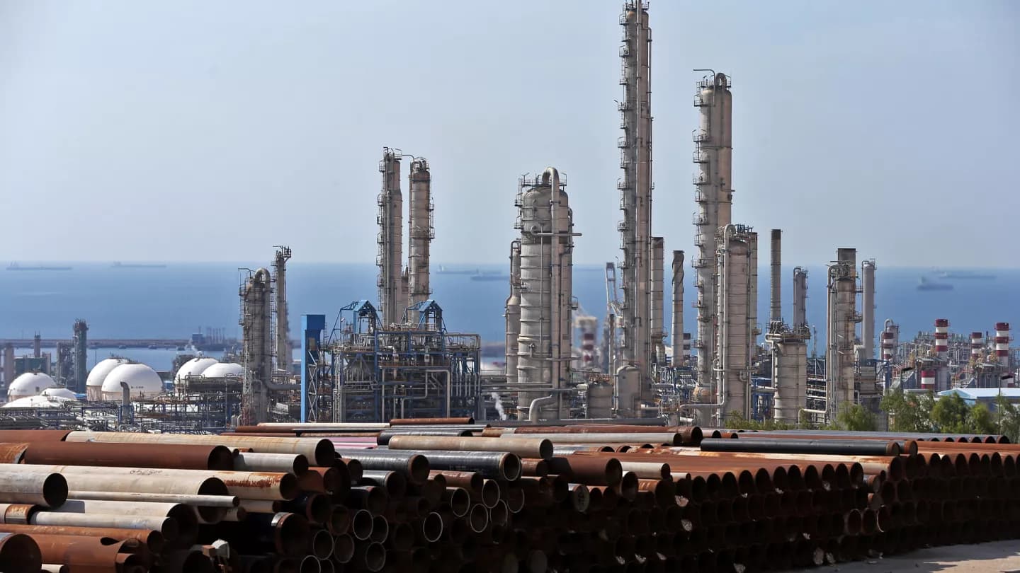 Hürmüz Boğazı kapanırsa petrol fiyatları ve taşımacılık ciddi şekilde etkilenir