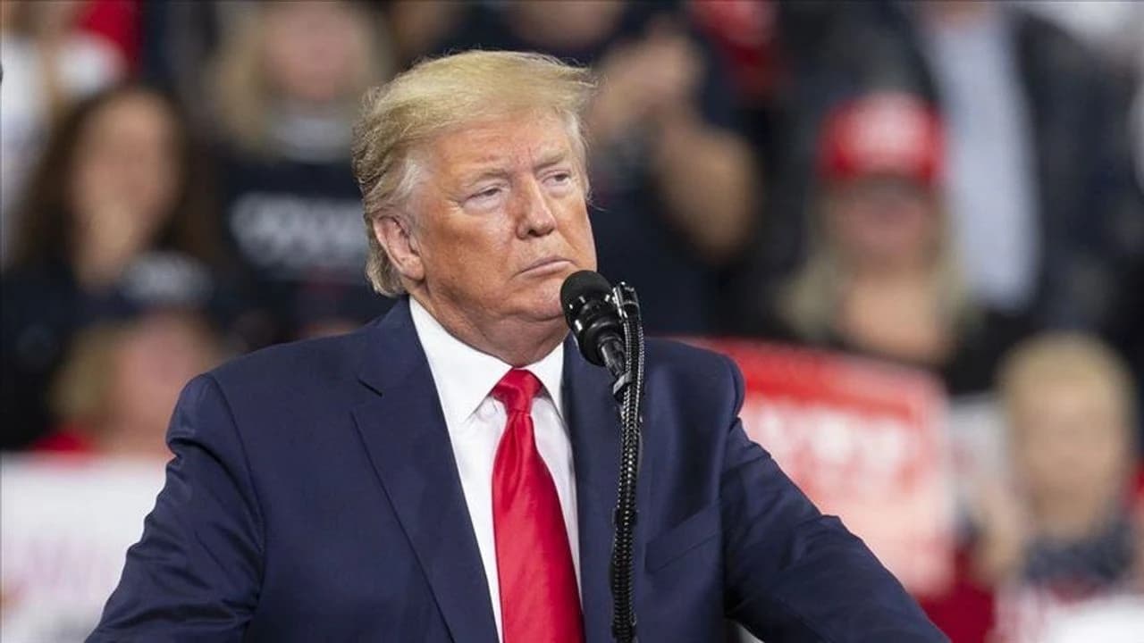 Trump’tan Gümrük Vergisi Uyarısı: Grönland’a Karşı Gelenler Dikkat