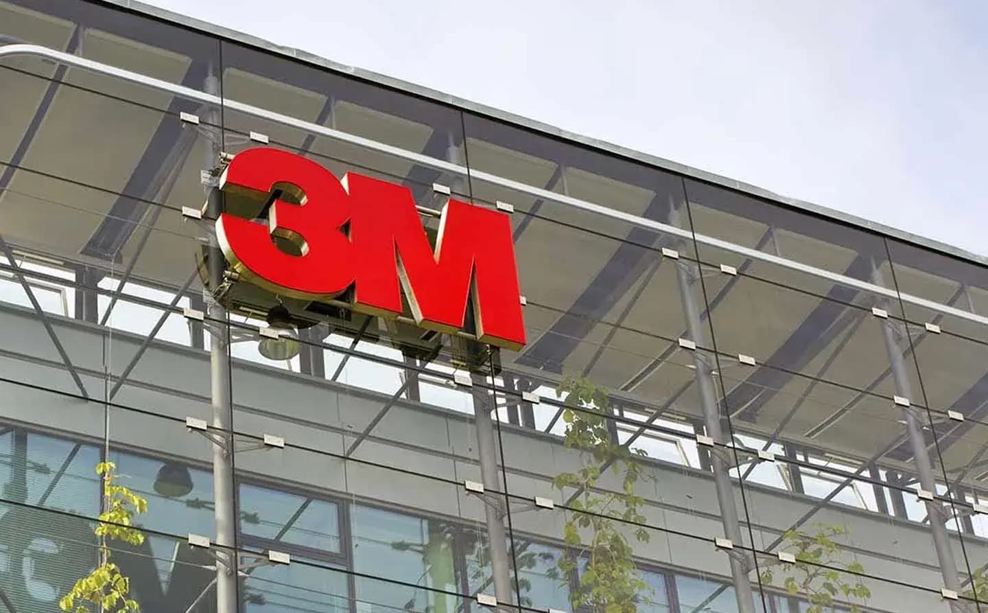 JPMorgan 3M’i Kenara Çekti: Sınırlı Büyüme ve Kazanç Endişesi