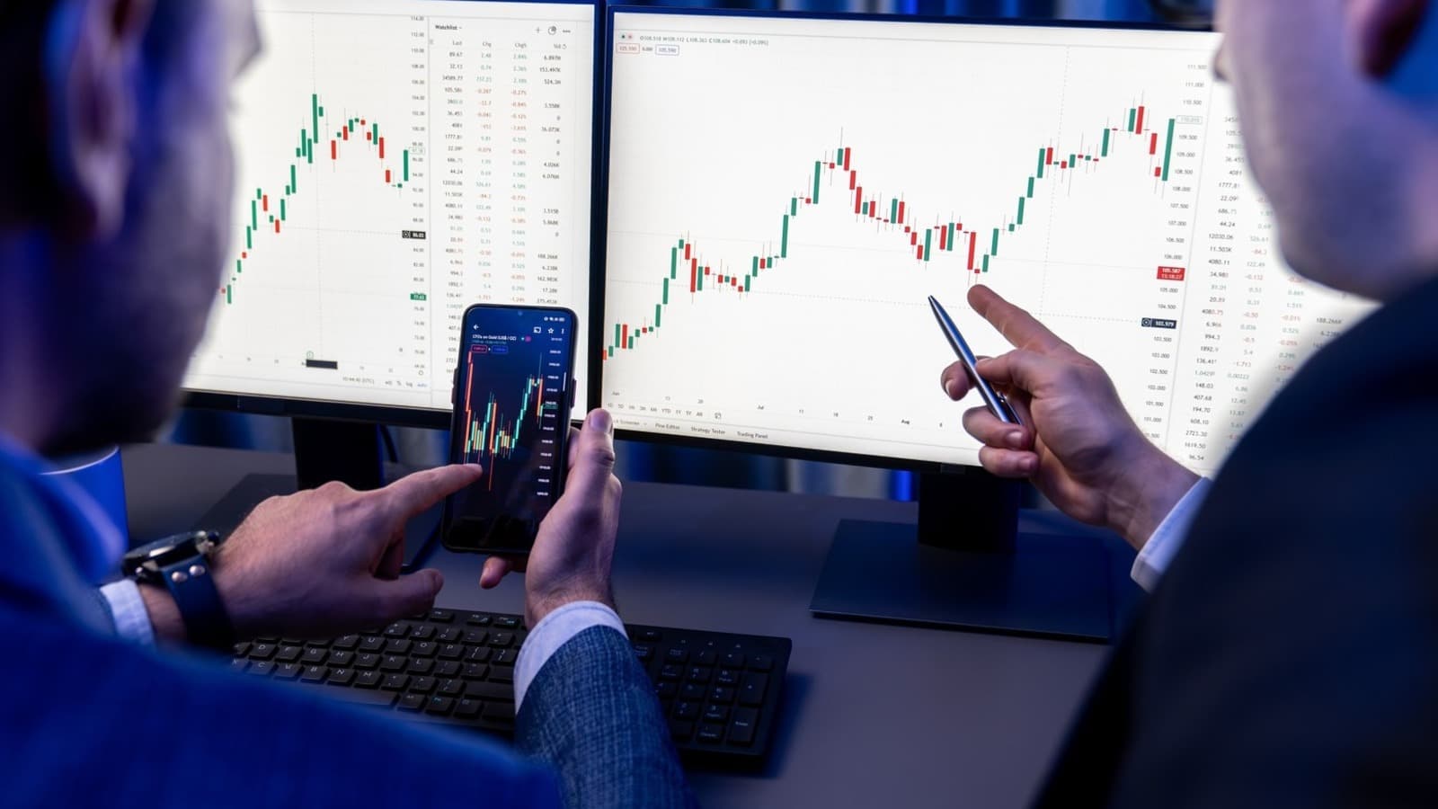 Veri Merkezleri Rüzgârı Storage Hisselerini Taşıyor: SanDisk Zirvede