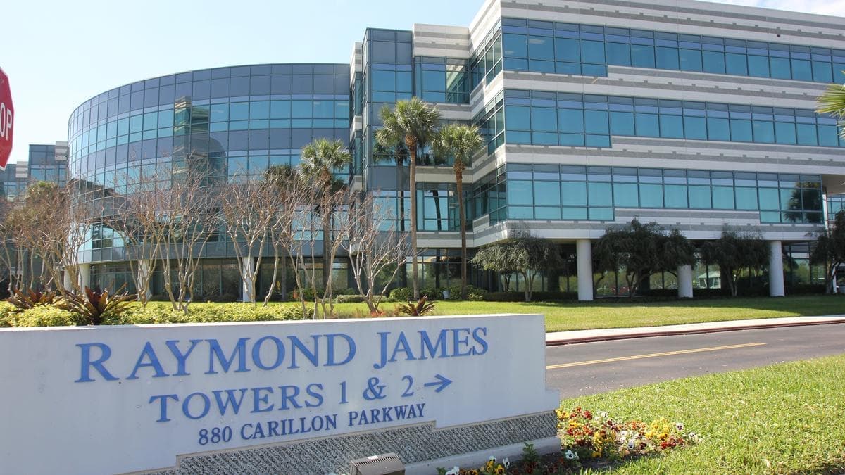Raymond James’ten Alphabet’e Güçlü Al: Yapay Zeka Büyümesi Yeni Bir Aşamaya Girdi