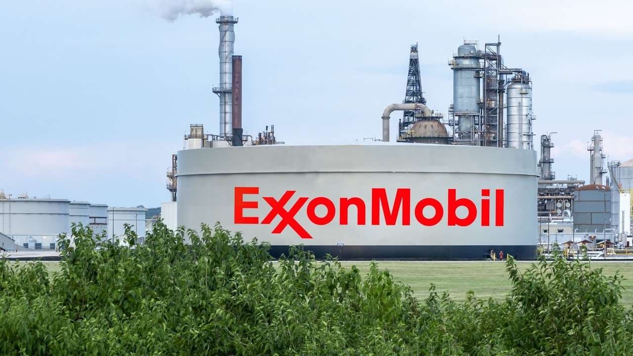 ExxonMobil Beklentileri Aştı, Piyasa Satışla Karşıladı