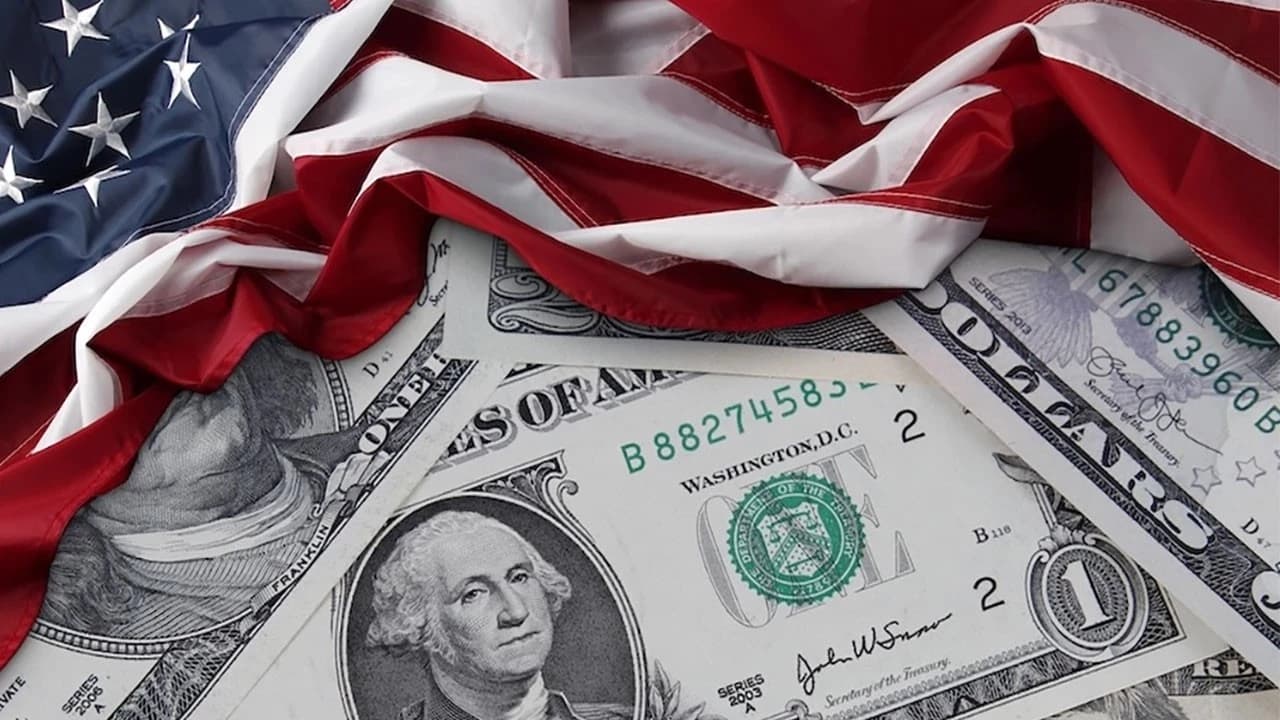 Dolar Öne Çıkıyor, Euro ve Sterlin Yatay: Döviz Piyasalarında Son Durum