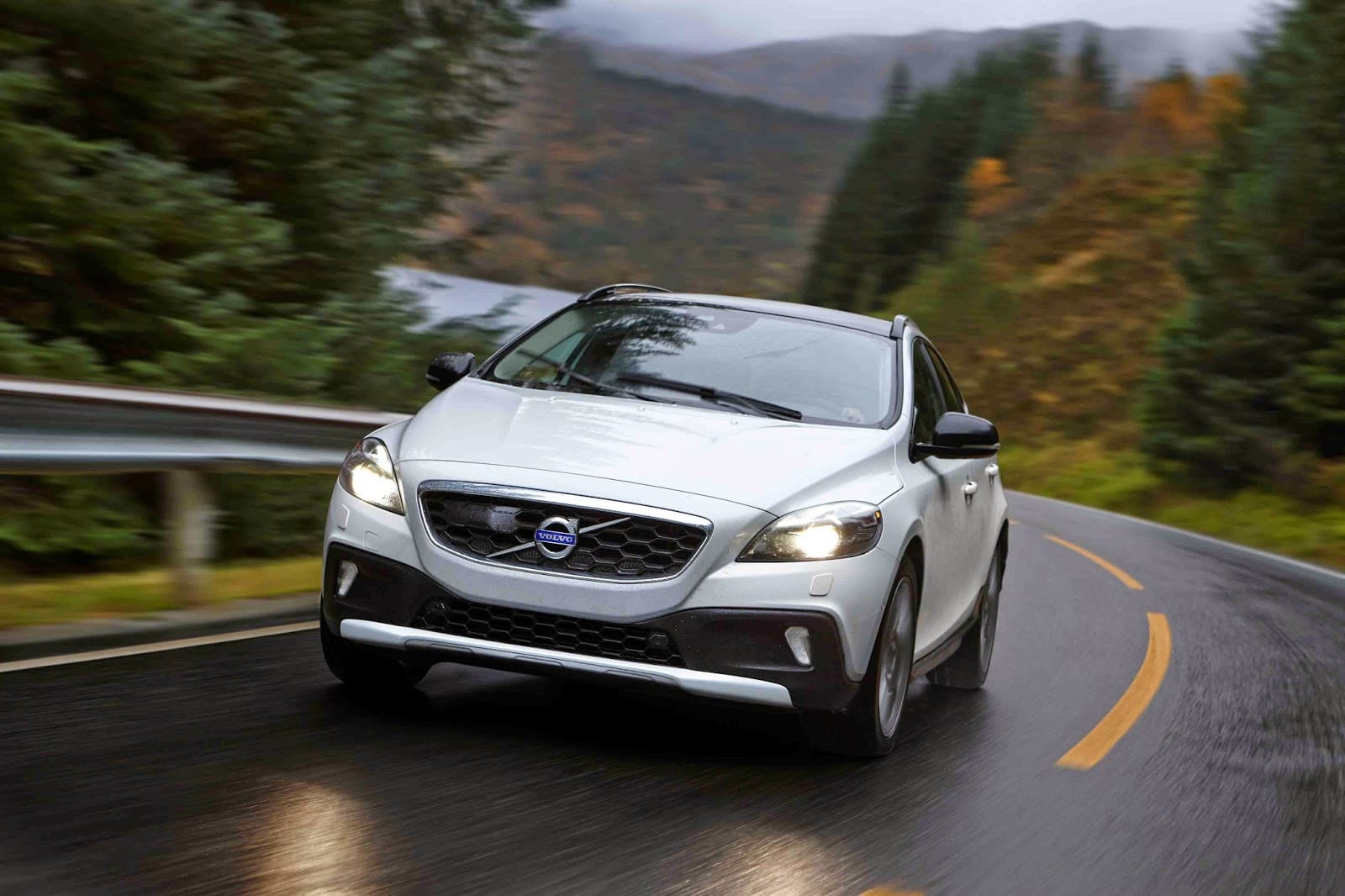 Volvo Cars Satışları Geriledi: Zorlu Pazar Koşulları Etkili Oldu