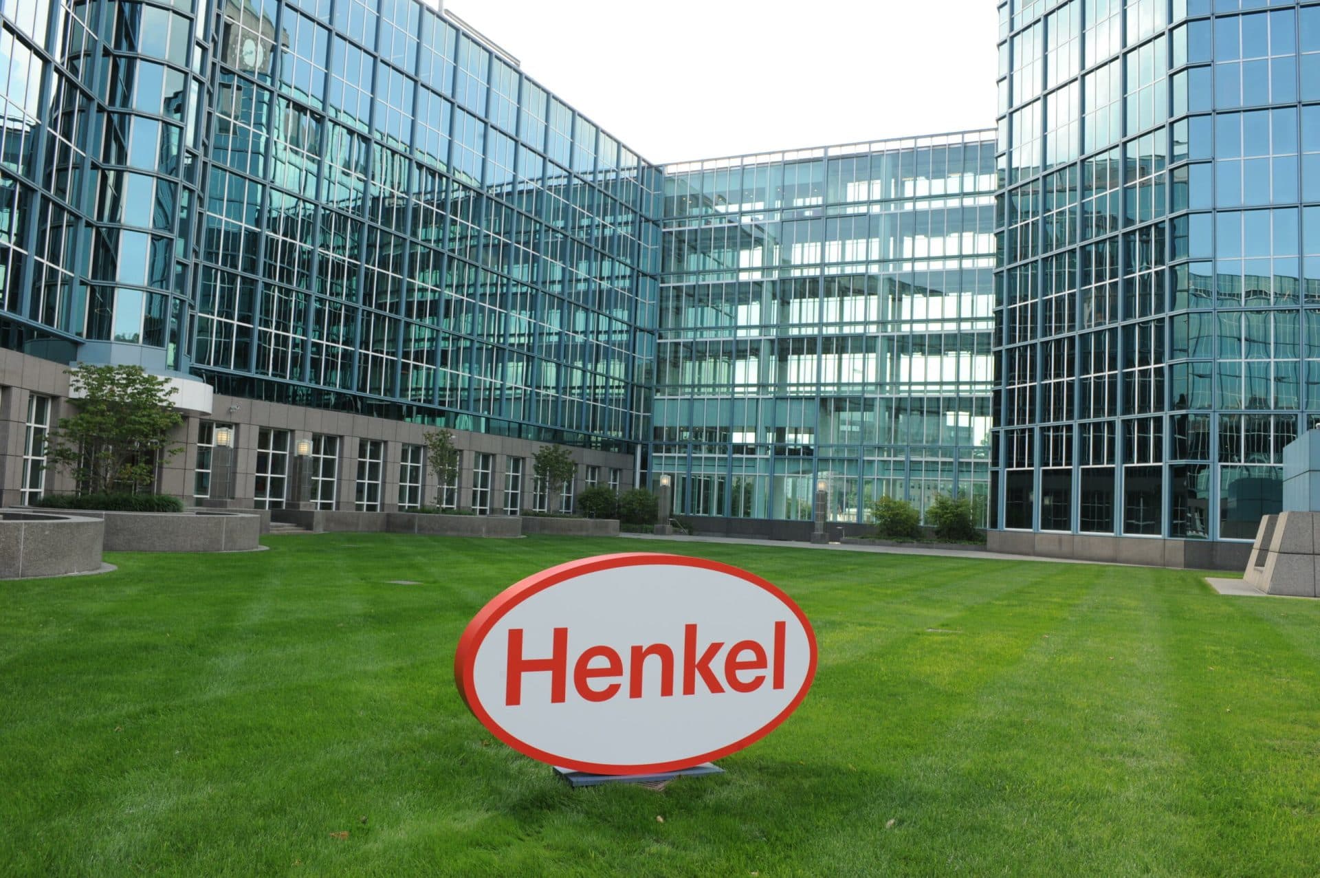 Henkel’den 2,1 Milyar Avroluk Satın Alma: Yapıştırıcı İşinde Ölçek Büyüyor