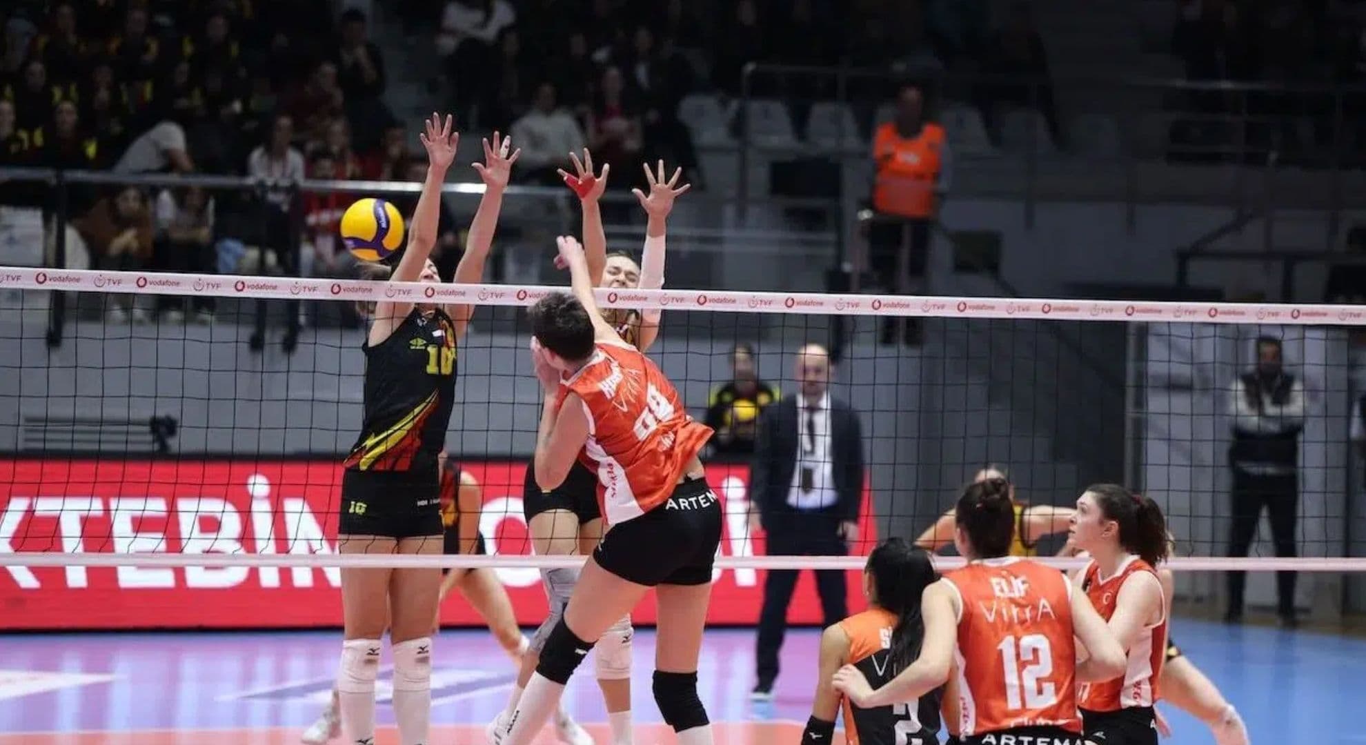 AXA Sigorta Kupa Voley’de Eczacıbaşı Dynavit Fırtınası: Göztepe’ye Set Vermedi