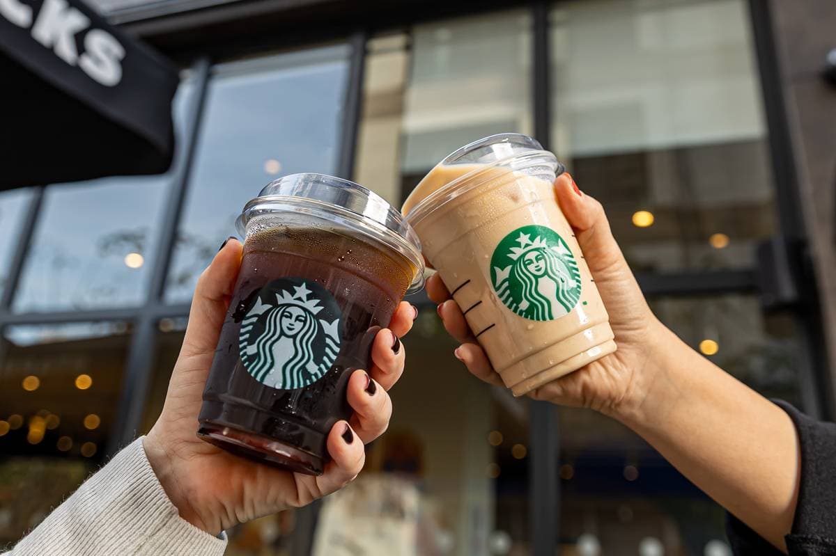Starbucks’tan Çalışanlara Yeni Destek Paketi: Bahşiş Seçenekleri Genişliyor, Performans Primleri Geliyor