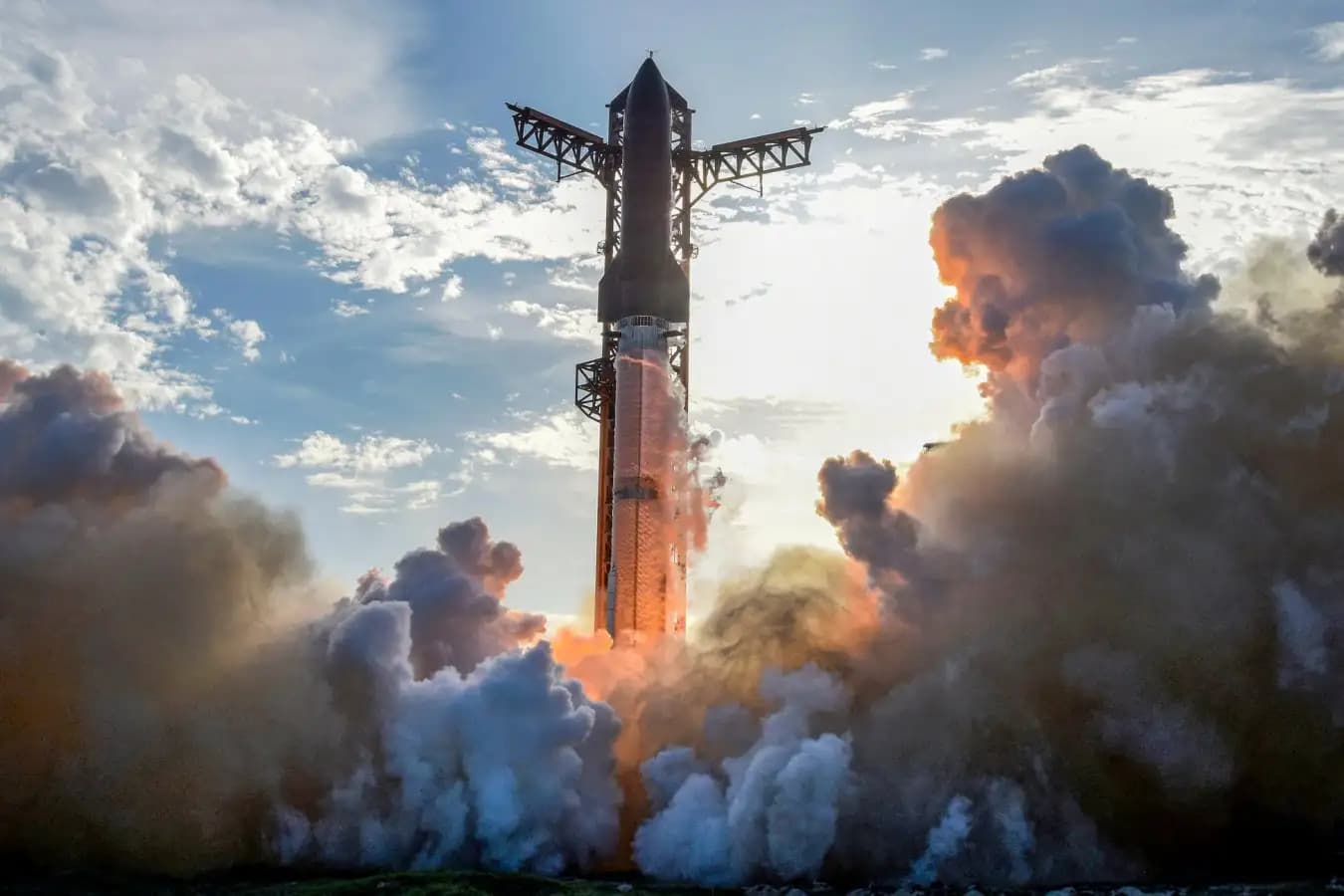 SpaceX Halka Arzda Rekor Hedefliyor: Değerleme 1,75 Trilyon Dolar Olabilir
