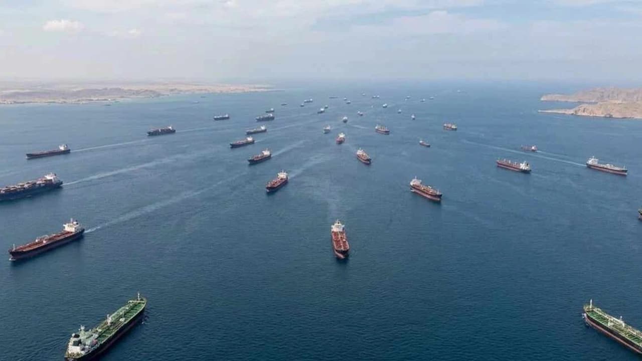 İran, Hürmüz Boğazı yakınlarında Singapur bandıralı yük gemisine saldırı düzenledi