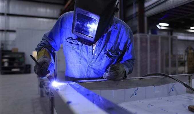 İmalat PMI 49,8'e Yükseldi: 26 Ayın En Güçlü Verisine Ulaşıldı