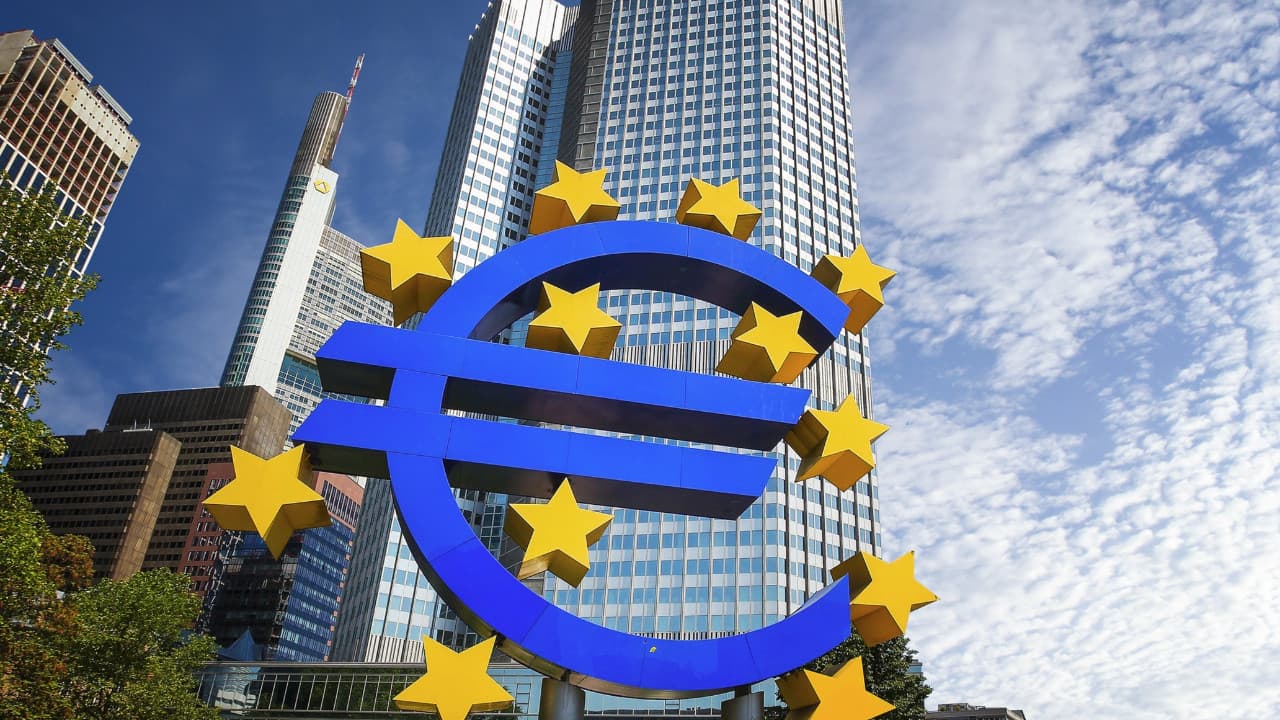 Euro Bölgesi PMI Verileri ECB'nin Faiz Artırma Olasılığını Zayıflattı