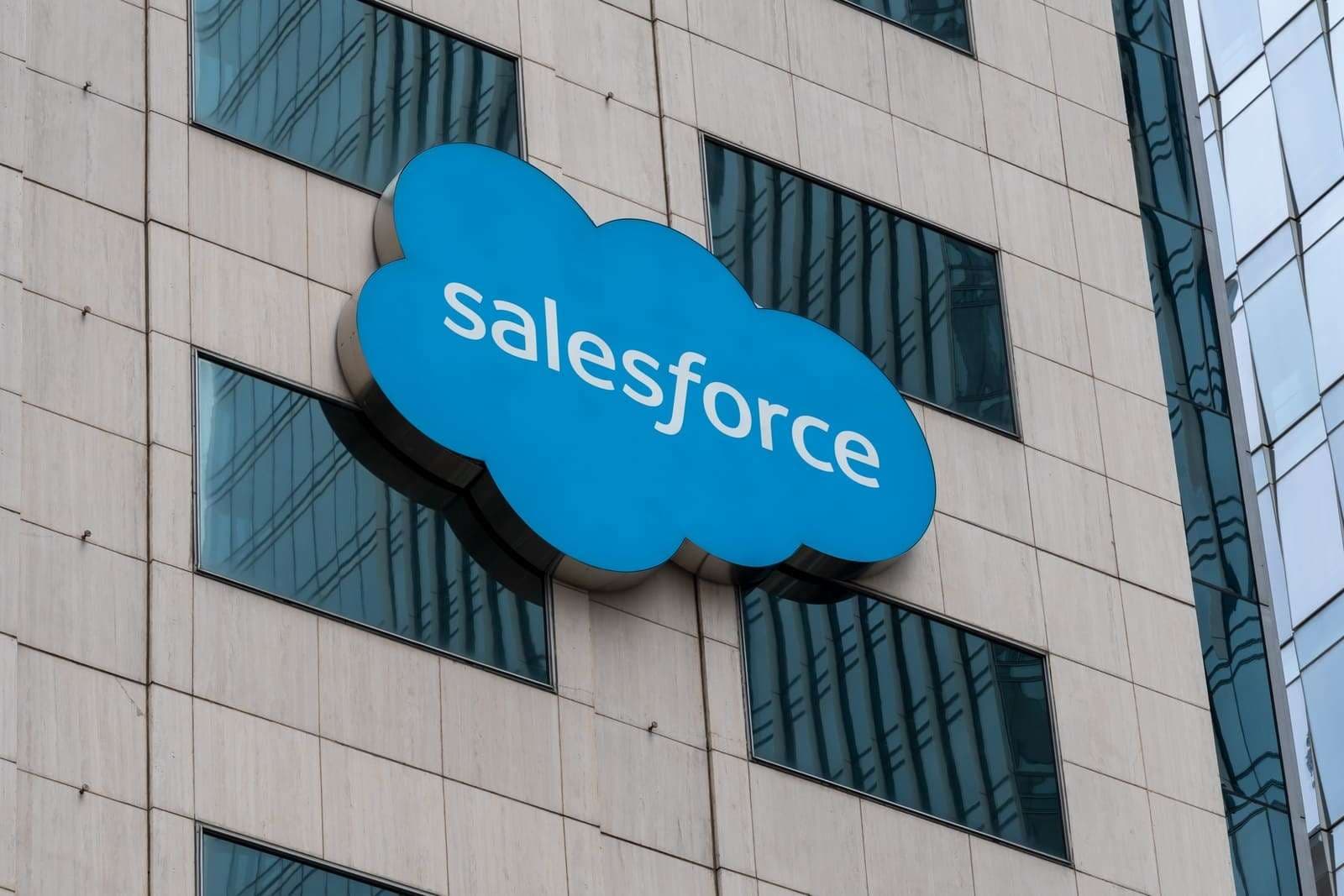 Salesforce 2027 Mali Yıl İlk Çeyreğinde Gelirini Yüzde 13 Artırarak 11,1 Milyar Dolara Ulaştırdı