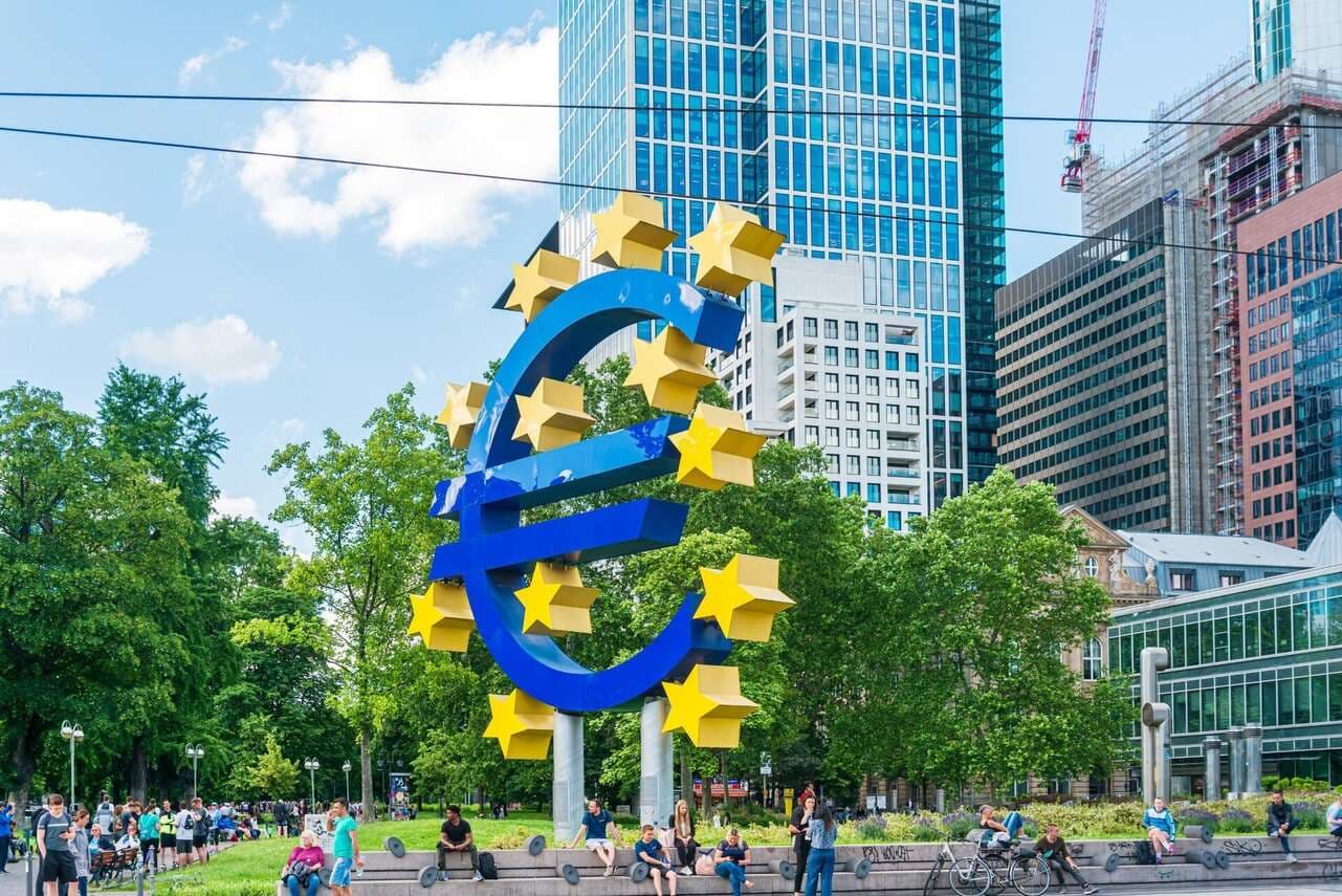 ECB Üyeleri Enflasyon Risklerine Karşı Temkinli Duruşunu Sürdürüyor